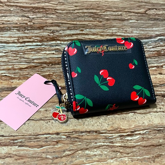 Juicy Couture - Picture 6 of 7